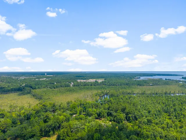 $2,500 | 187 Portland Park Road, Freeport, FL 32439