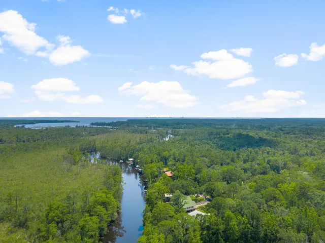 $2,500 | 187 Portland Park Road, Freeport, FL 32439