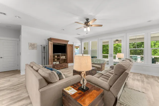 $2,500 | 187 Portland Park Road, Freeport, FL 32439