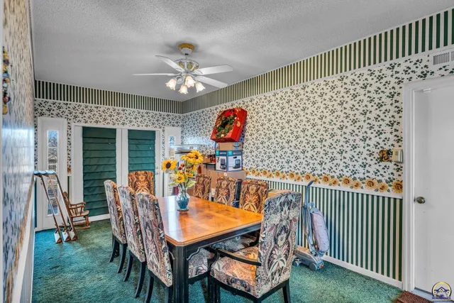 $275,000 | 8924 Southeast Berryton Road, Berryton, KS 66409