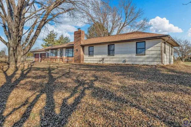 $275,000 | 8924 Southeast Berryton Road, Berryton, KS 66409
