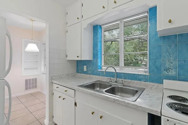 $1,150 | 1161 Cleveland Street, Clearwater, FL 33755