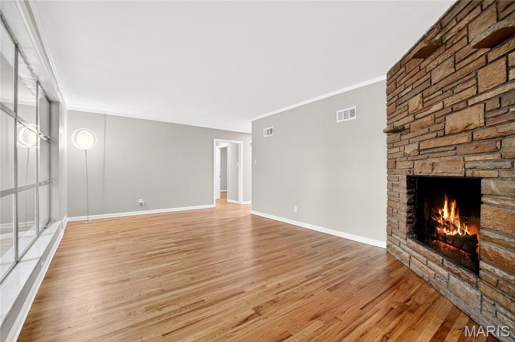 10067 Springwood Drive Ladue, MO 63124 - Photo 5 of 27