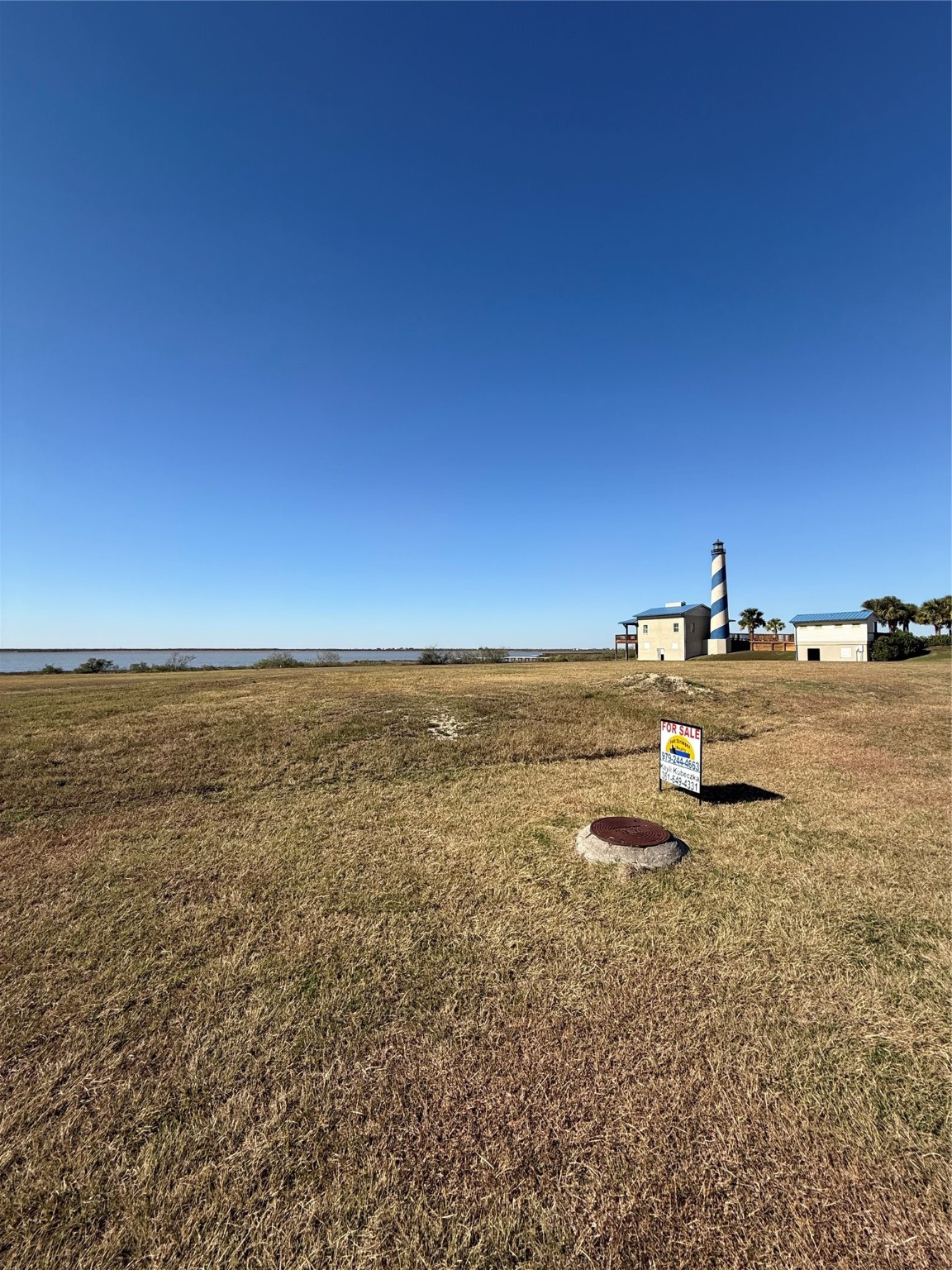 3513 Pelican Way Palacios, TX 77465 - Photo 2 of 9 a view of a ocean with beach