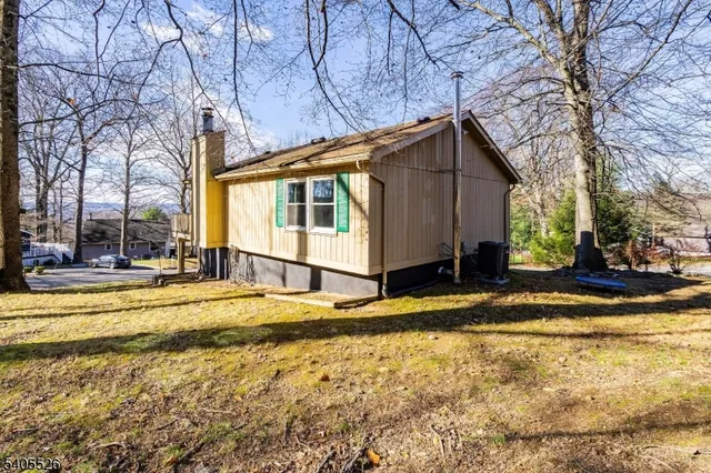 $450,000 | 5 Deer Run Drive, High Bridge, NJ 08829