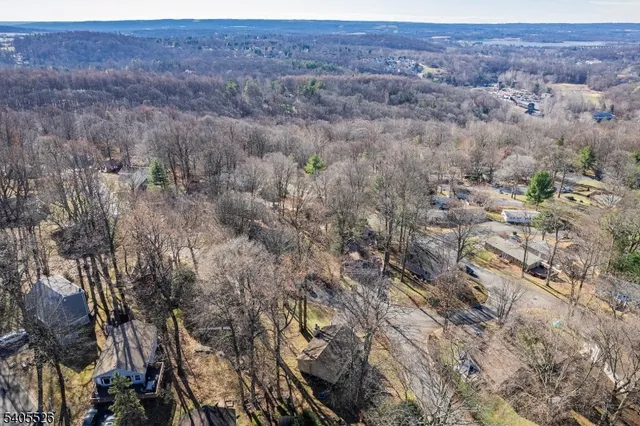 $450,000 | 5 Deer Run Drive, High Bridge, NJ 08829