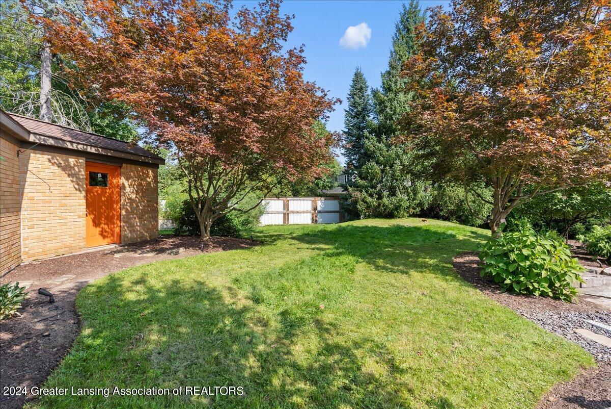 1607 Hitching Post Road East Lansing, MI 48823 - Photo 15 of 61 57-Media Jett - 46