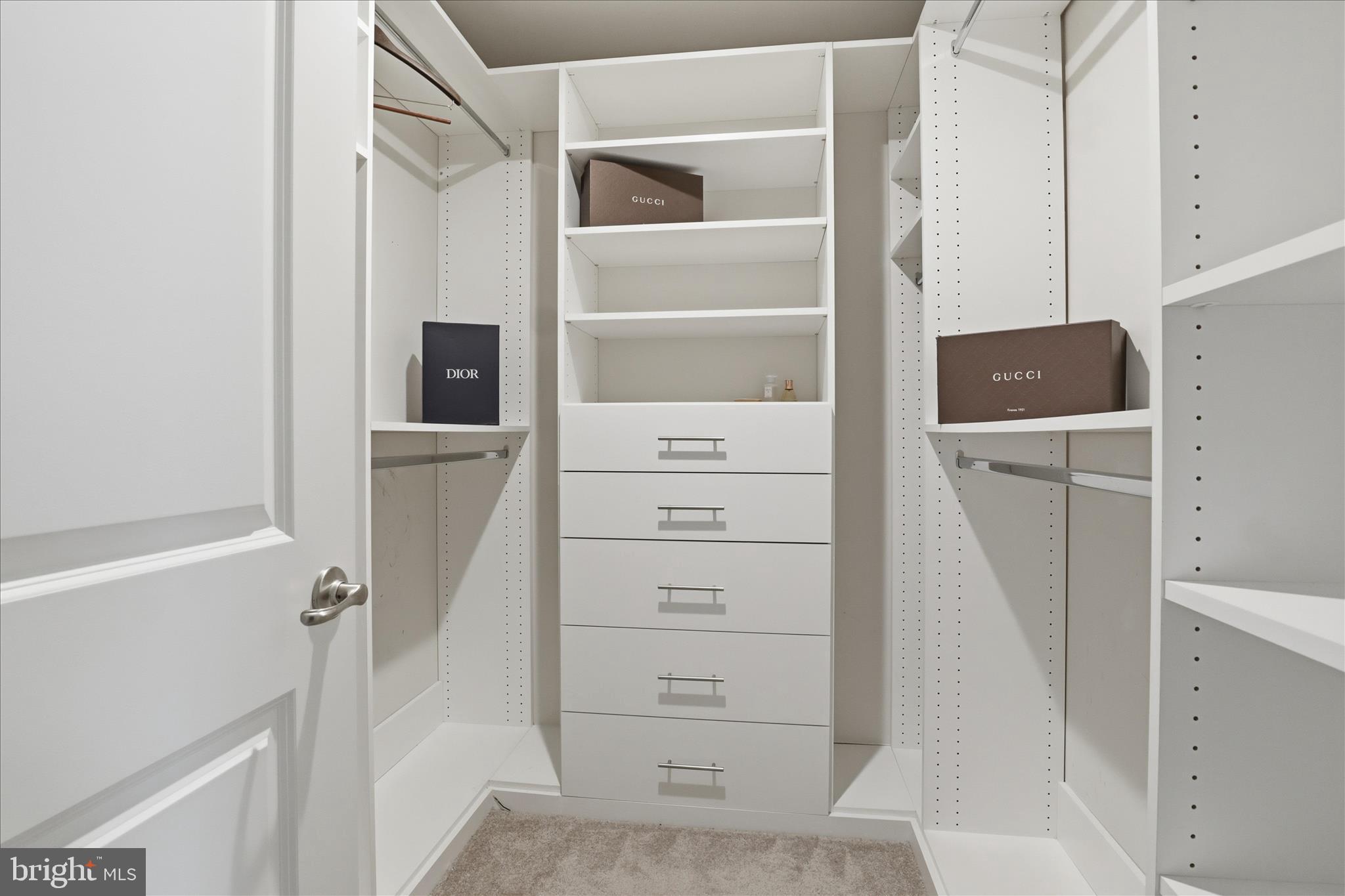 506 View Point Way Fredericksburg, VA 22405 - Photo 22 of 39 a view of walk in closet