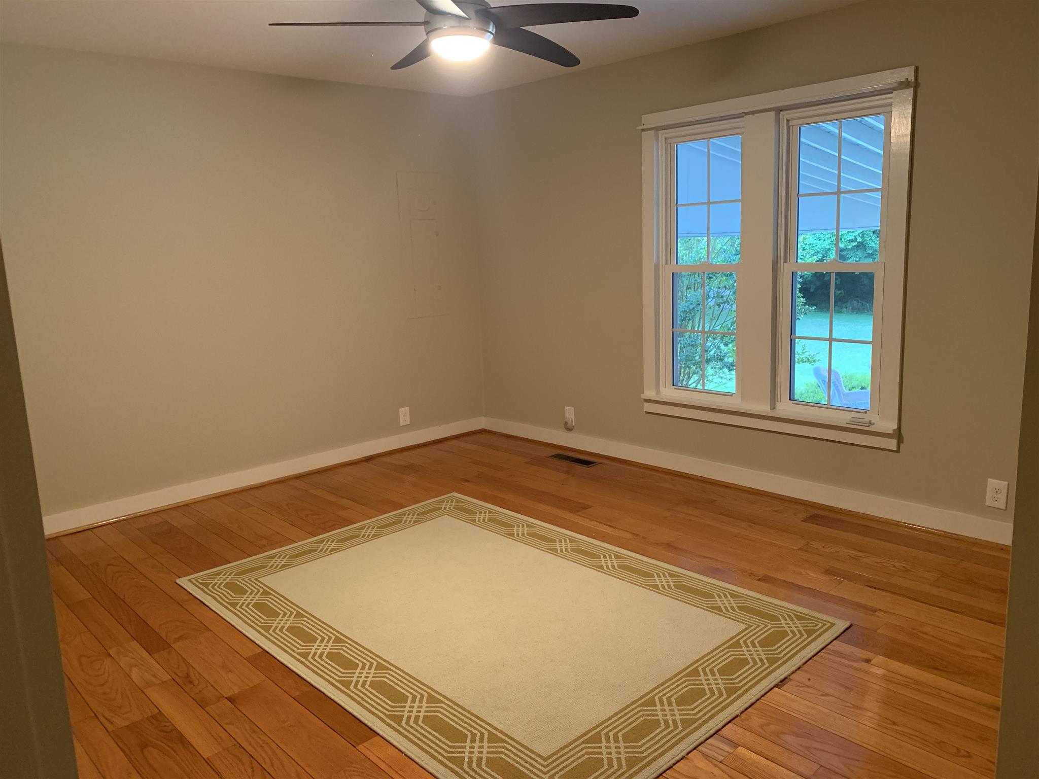 285 Hillcrest Road Manchester, TN 37355 - Photo 8 of 12 The second downstairs bedroom has a large walk-in closet.