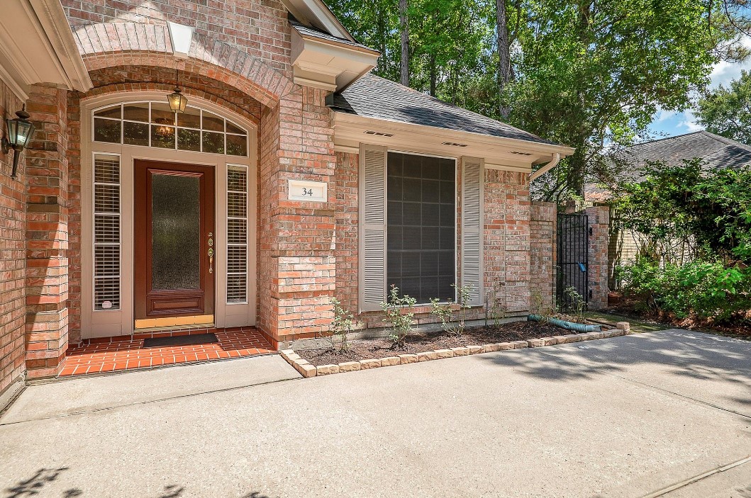 34 Reflection Point The Woodlands, TX 77381 - Photo 2 of 42 Nice Patio Home