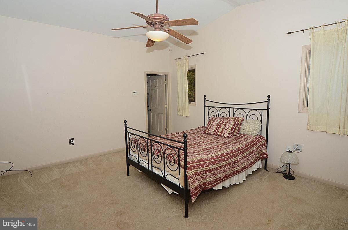 10112 Lloyd Road Potomac, MD 20854 - Photo 21 of 30 Bedroom
