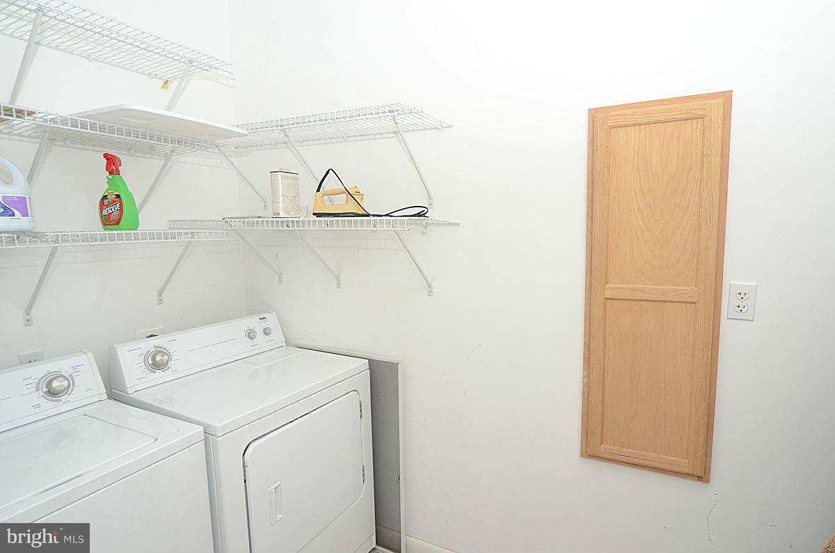 10112 Lloyd Road Potomac, MD 20854 - Photo 26 of 30 Interior (General)