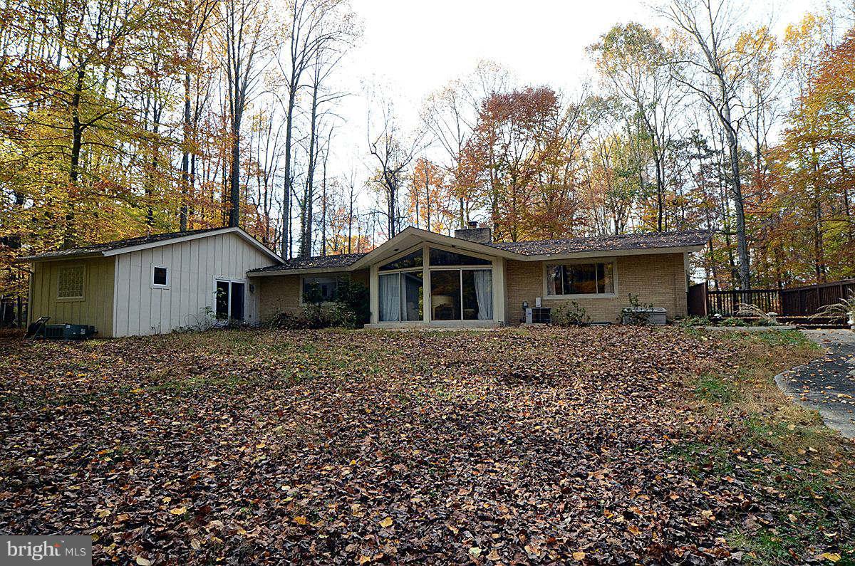 10112 Lloyd Road Potomac, MD 20854 - Photo 30 of 30 Exterior (Rear)