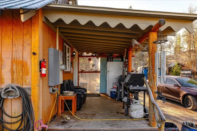 $309,999 | 6137 Coyote Canyon Road, Fruitland, WA 99129