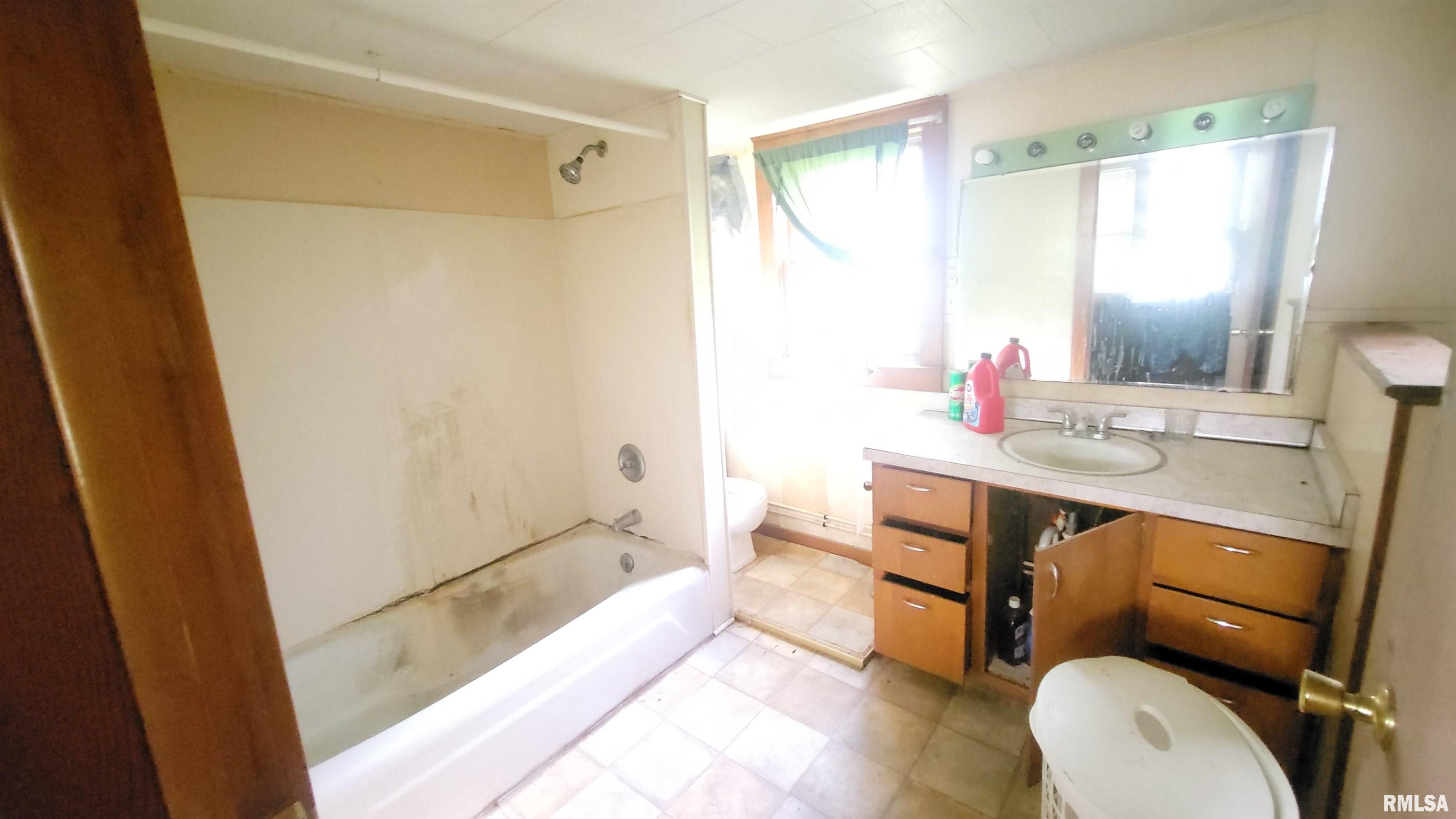 307 South Cherry Street Iuka, IL 62849 - Photo 12 of 25