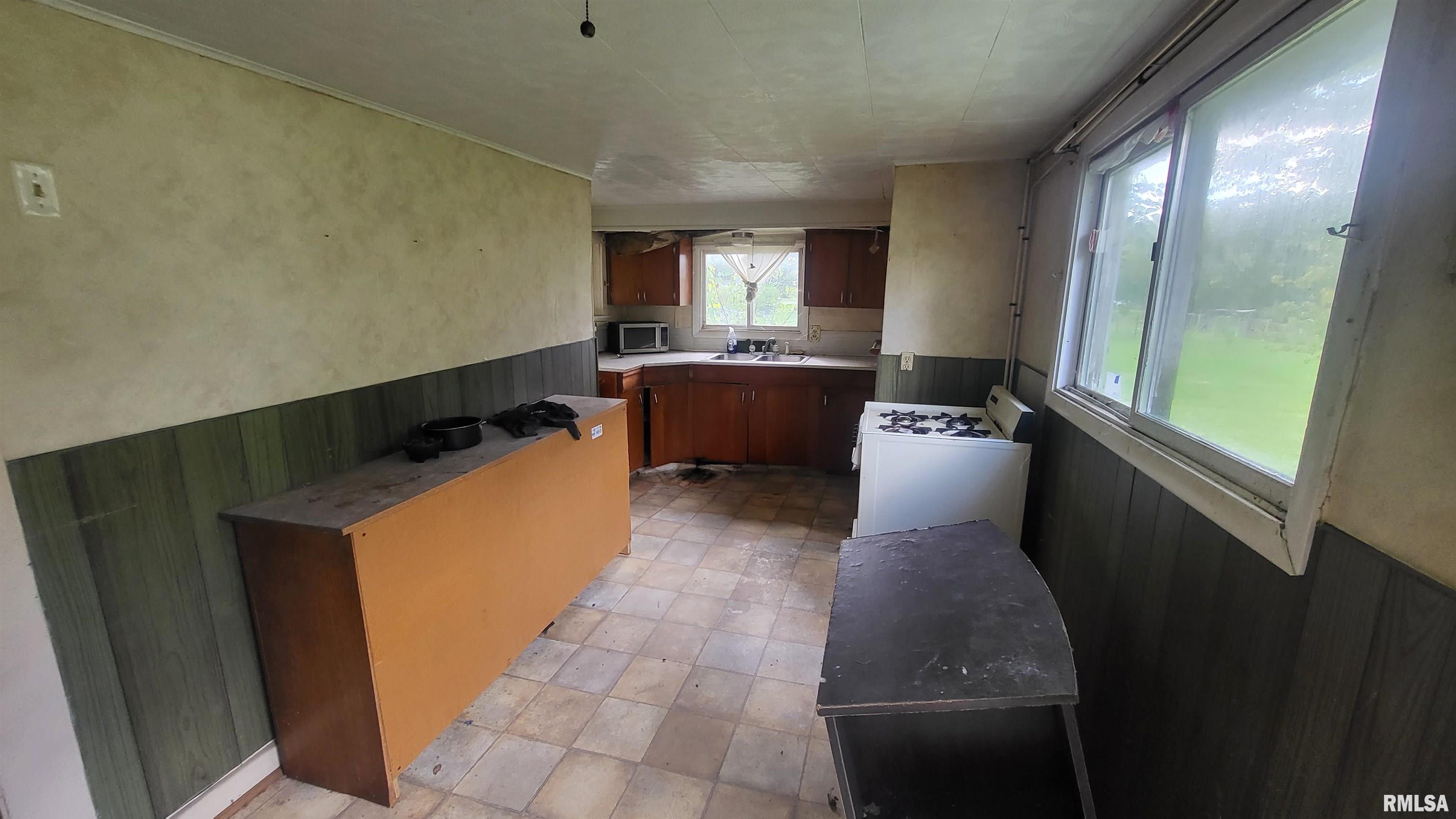 307 South Cherry Street Iuka, IL 62849 - Photo 16 of 25