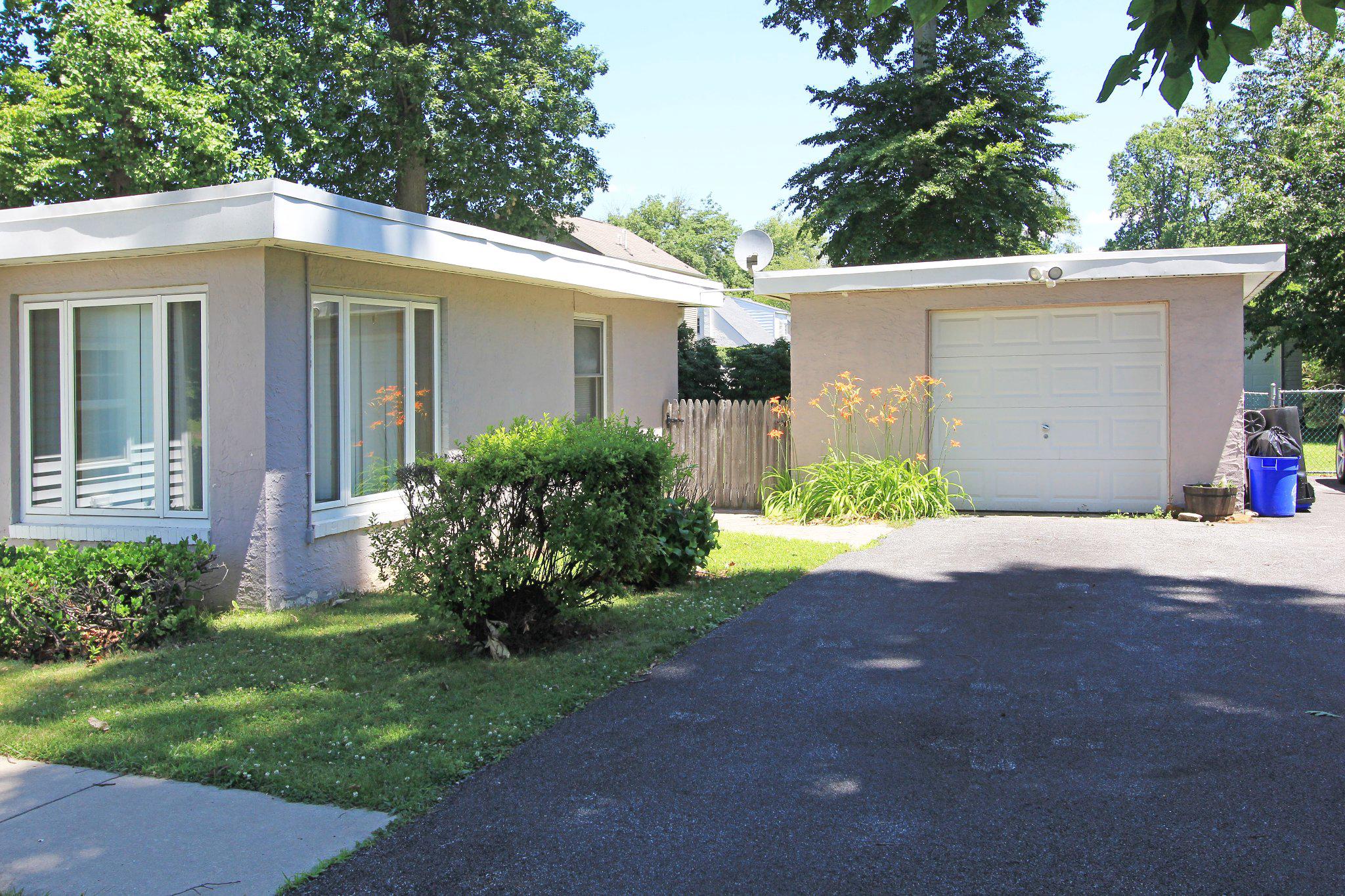 929 Cherry Tree Road Aston, PA 19014 - Photo 20 of 26 Garage