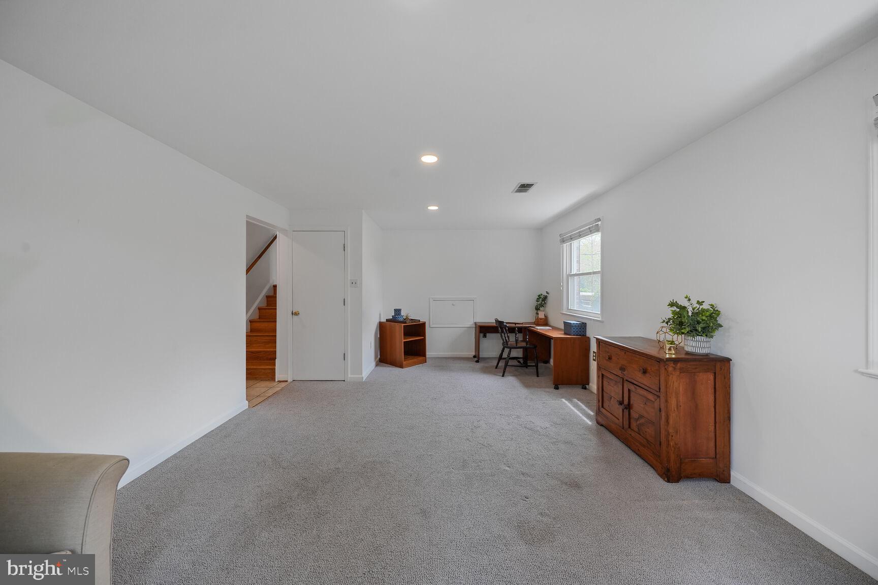 1955 Foxhall Road McLean, VA 22101 - Photo 23 of 35