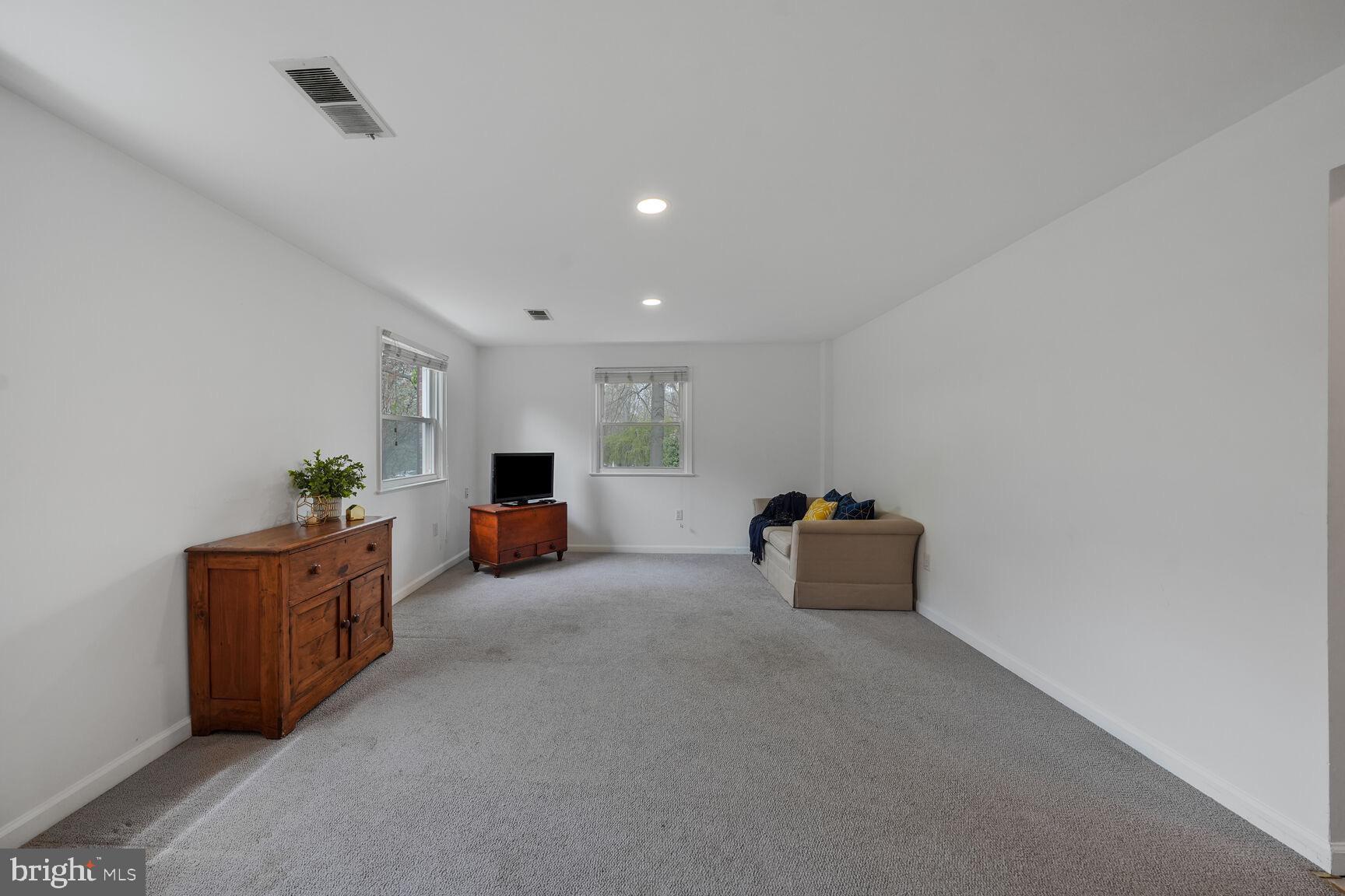 1955 Foxhall Road McLean, VA 22101 - Photo 24 of 35