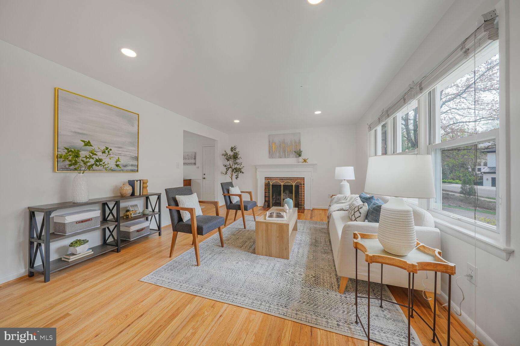 1955 Foxhall Road McLean, VA 22101 - Photo 5 of 35