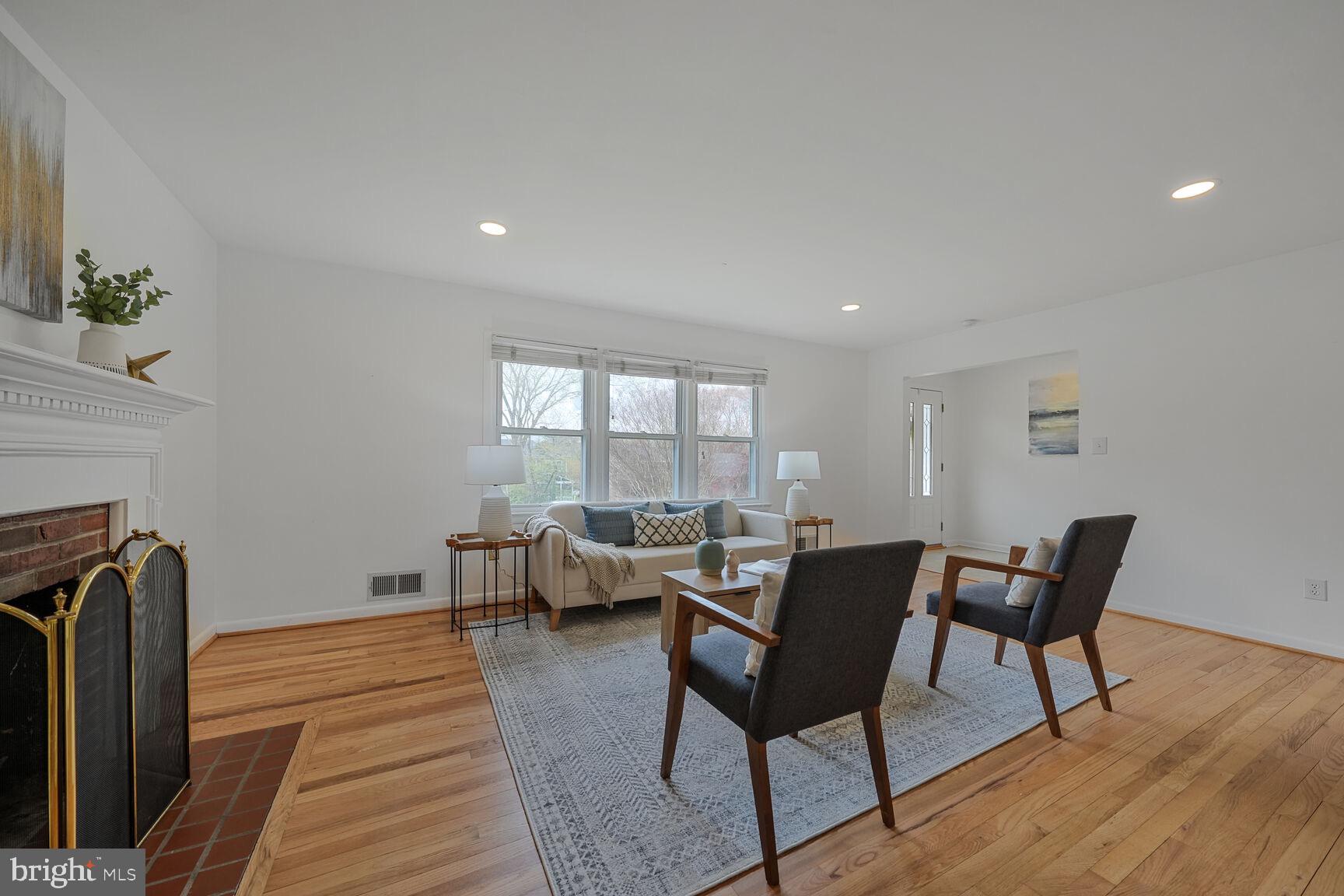 1955 Foxhall Road McLean, VA 22101 - Photo 6 of 35