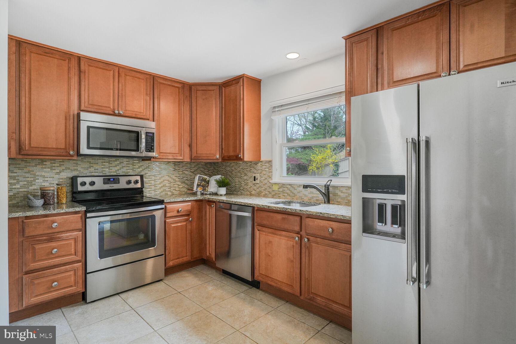 1955 Foxhall Road McLean, VA 22101 - Photo 7 of 35