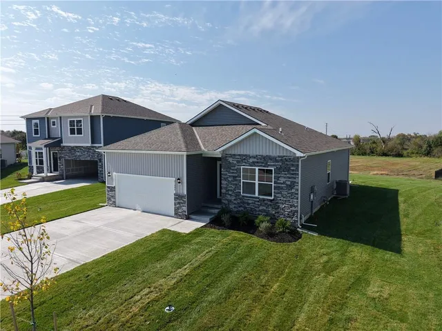 $352,990 | 21808 Lucca Lane, Peculiar, MO 64078