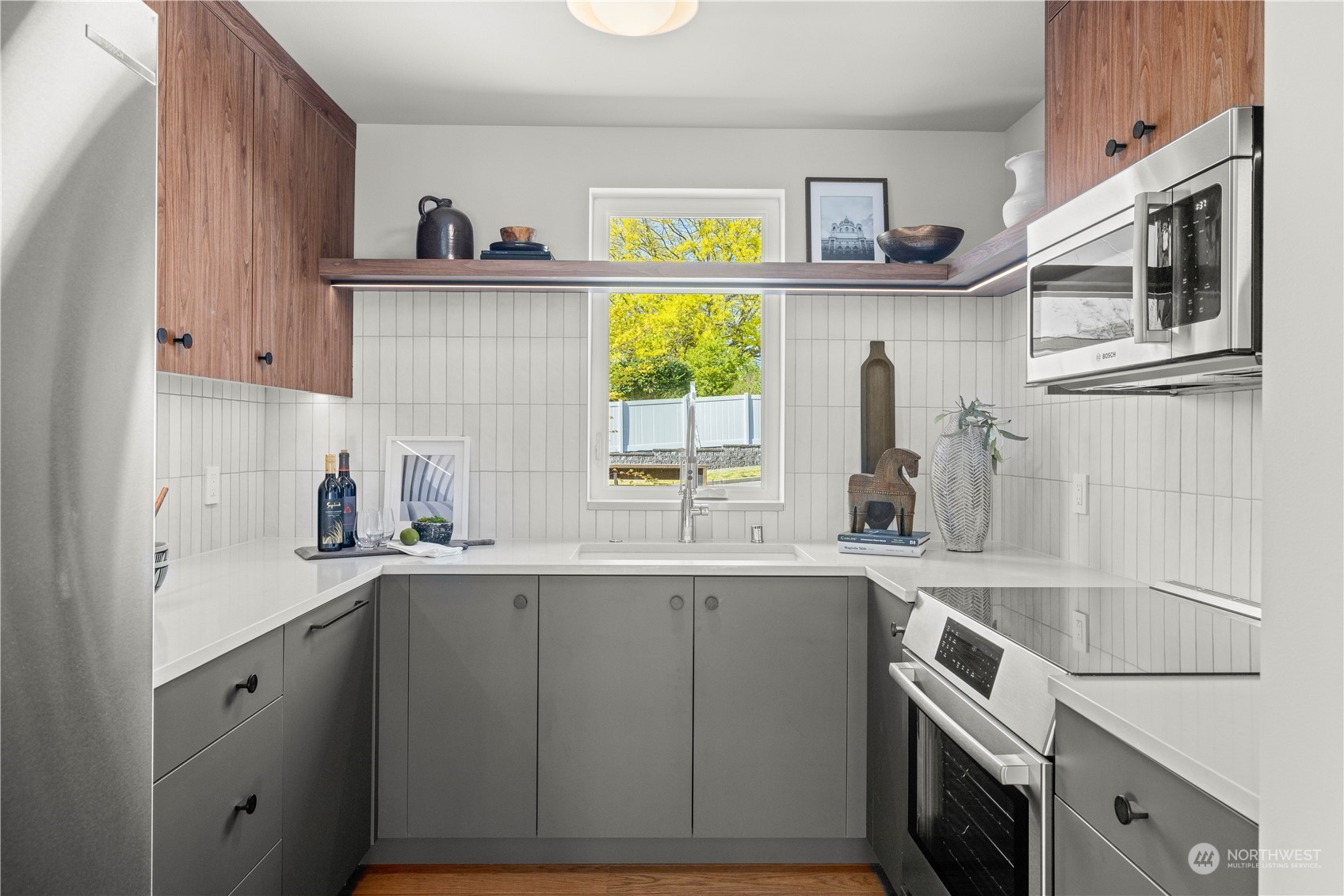 3217 West Ruffner Street Seattle, WA 98199 - Photo 11 of 35