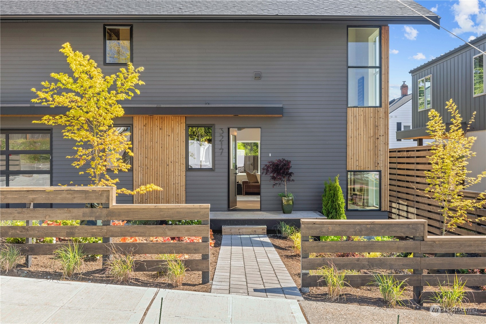 3217 West Ruffner Street Seattle, WA 98199 - Photo 5 of 35