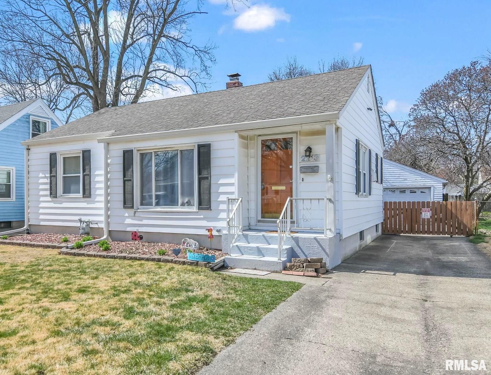 2213 South Spring Street Springfield, IL 62704 - Photo 1 of 26
