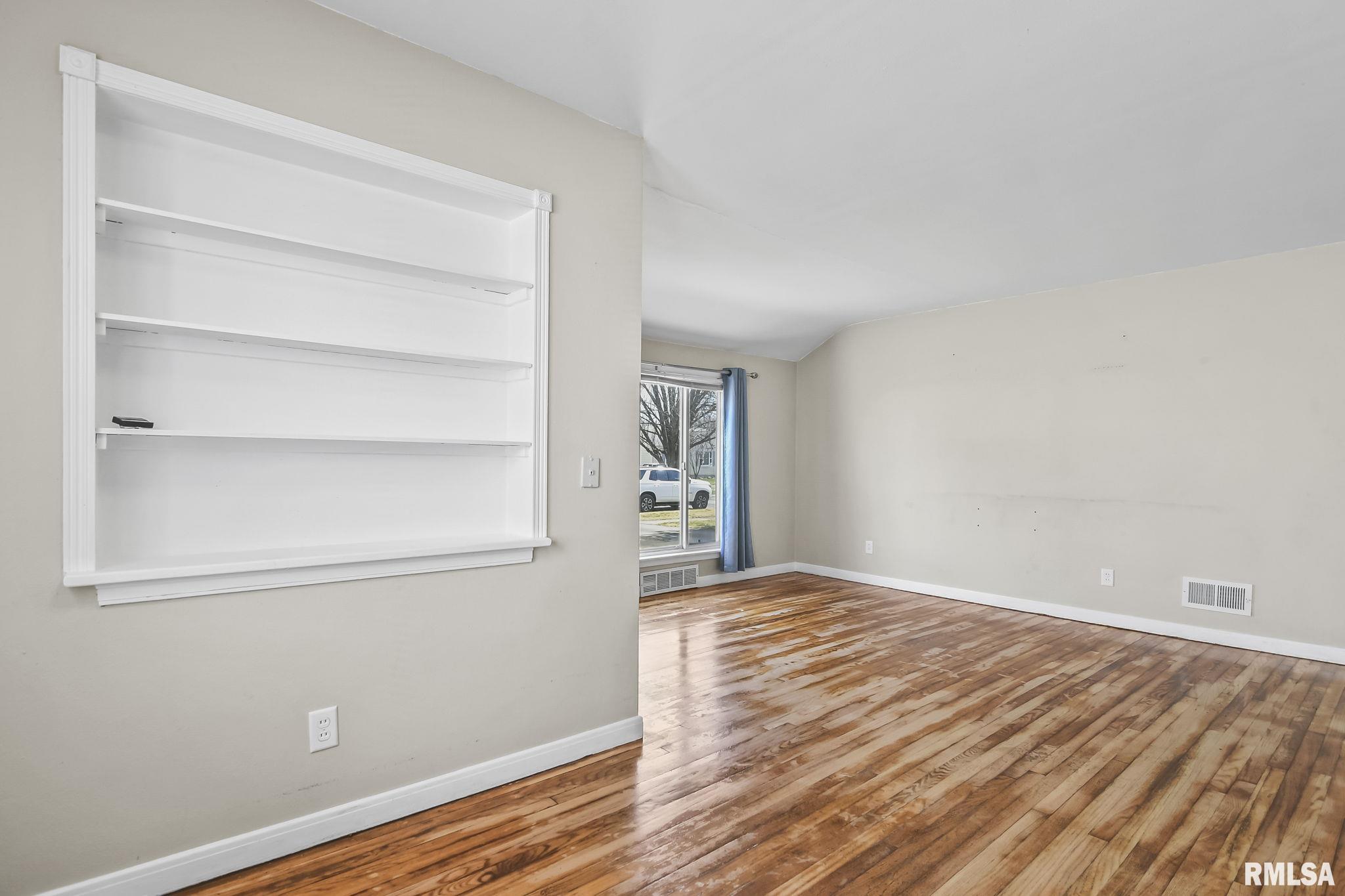 2213 South Spring Street Springfield, IL 62704 - Photo 5 of 26