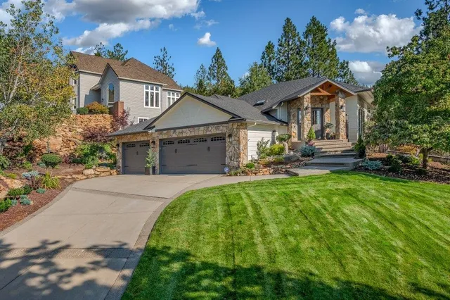 $899,900 | 506 North Dunbarton Oaks Lane, Liberty Lake, WA 99019