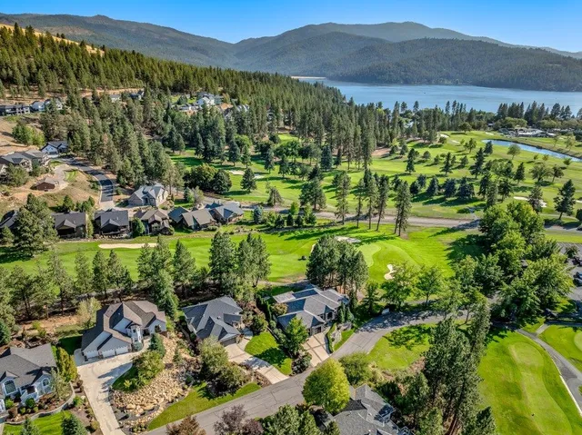 $899,900 | 506 North Dunbarton Oaks Lane, Liberty Lake, WA 99019