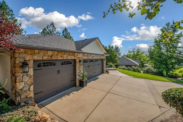 $899,900 | 506 North Dunbarton Oaks Lane, Liberty Lake, WA 99019
