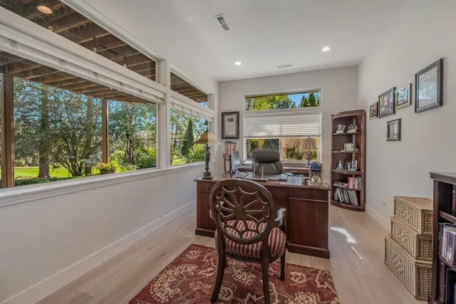 $899,900 | 506 North Dunbarton Oaks Lane, Liberty Lake, WA 99019