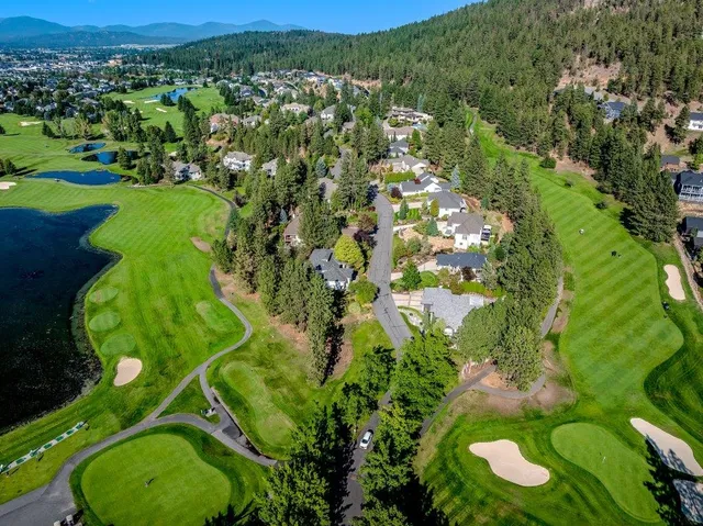 $899,900 | 506 North Dunbarton Oaks Lane, Liberty Lake, WA 99019