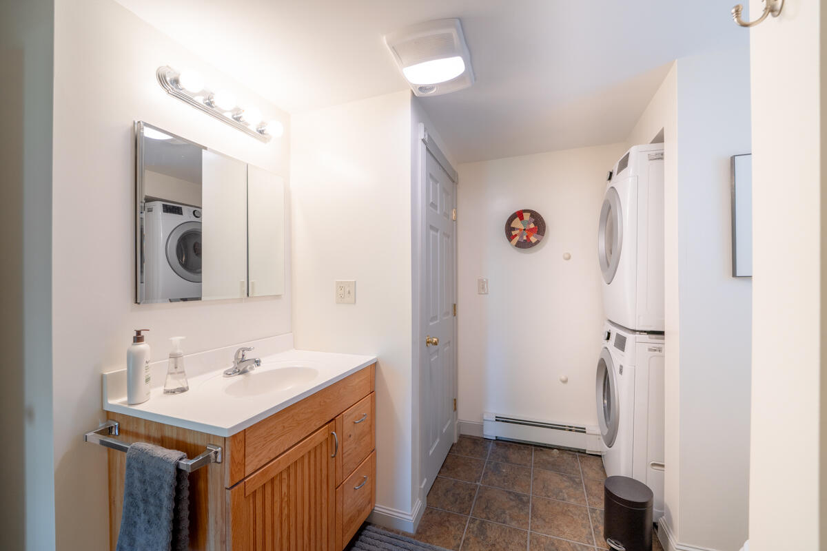 67 Winter Street Topsham, ME 04086 - Photo 21 of 103 67 Winter-041