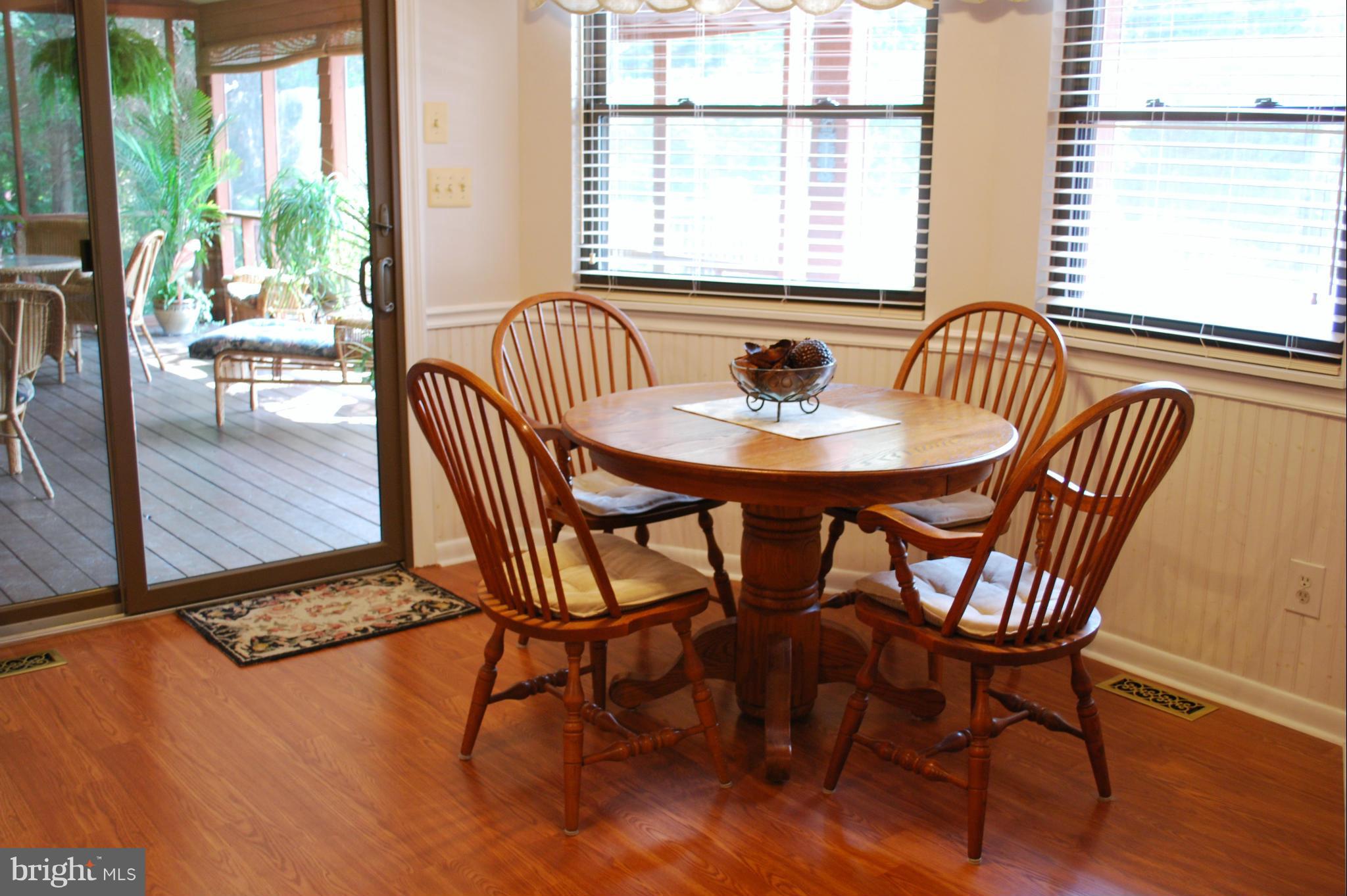 6188 Shady Side Road Shady Side, MD 20764 - Photo 23 of 30 Breakfast Nook!