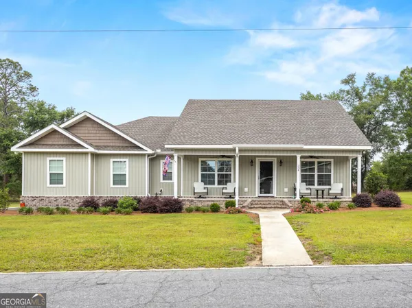 $338,999 | 334 West Pine Street, Metter, GA 30439
