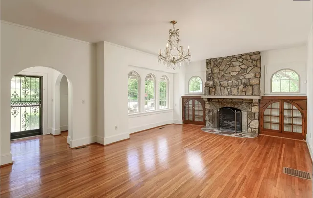 $3,200 | 4102 St Elmo Avenue, Chattanooga, TN 37409