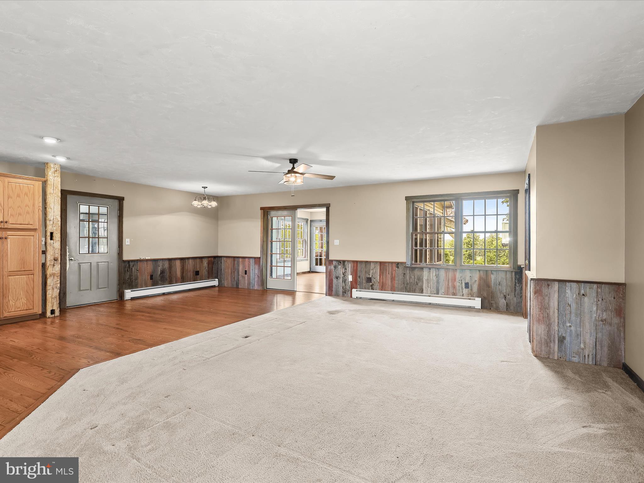 325 Seven Stars Road Gettysburg, PA 17325 - Photo 17 of 81 Living Room
