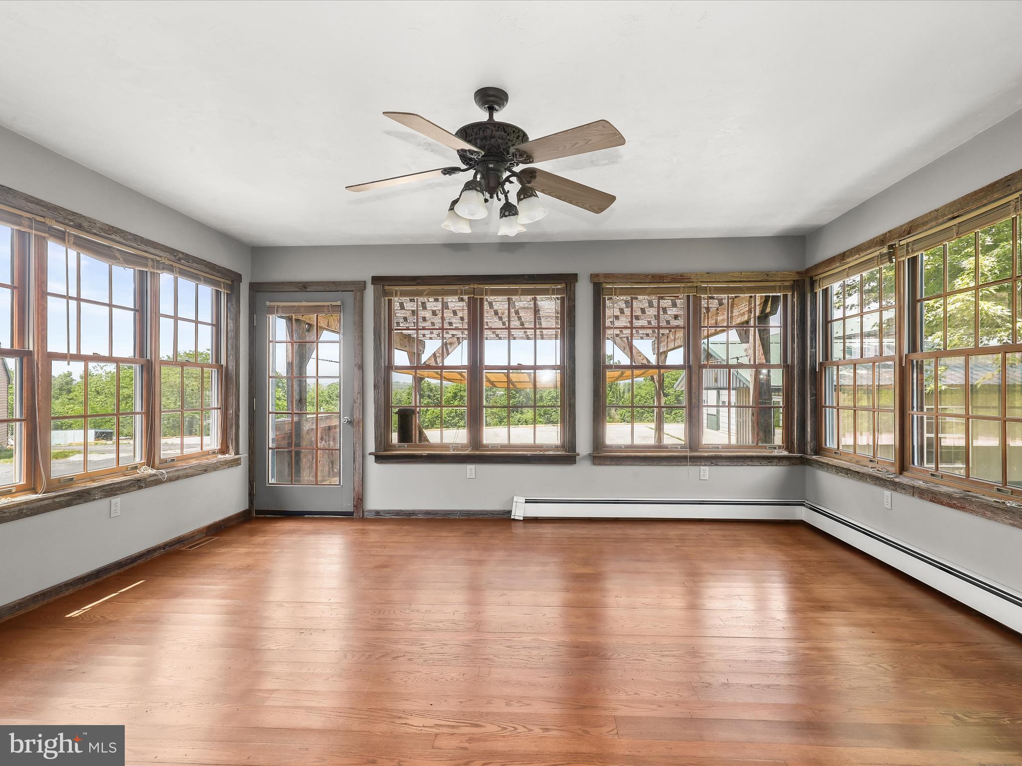 325 Seven Stars Road Gettysburg, PA 17325 - Photo 19 of 81 Sunroom