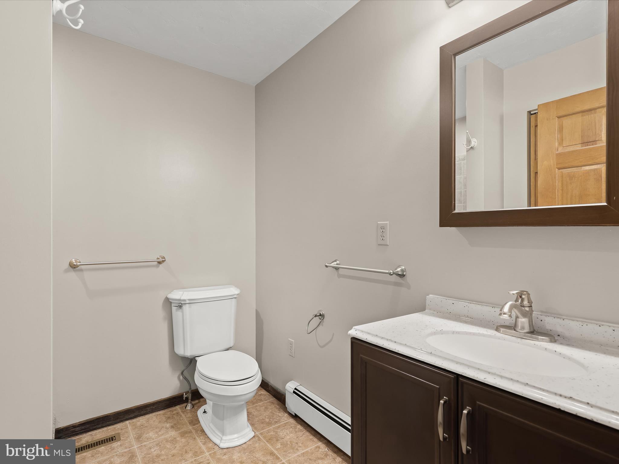 325 Seven Stars Road Gettysburg, PA 17325 - Photo 23 of 81 Primary Bedroom Suite Bath