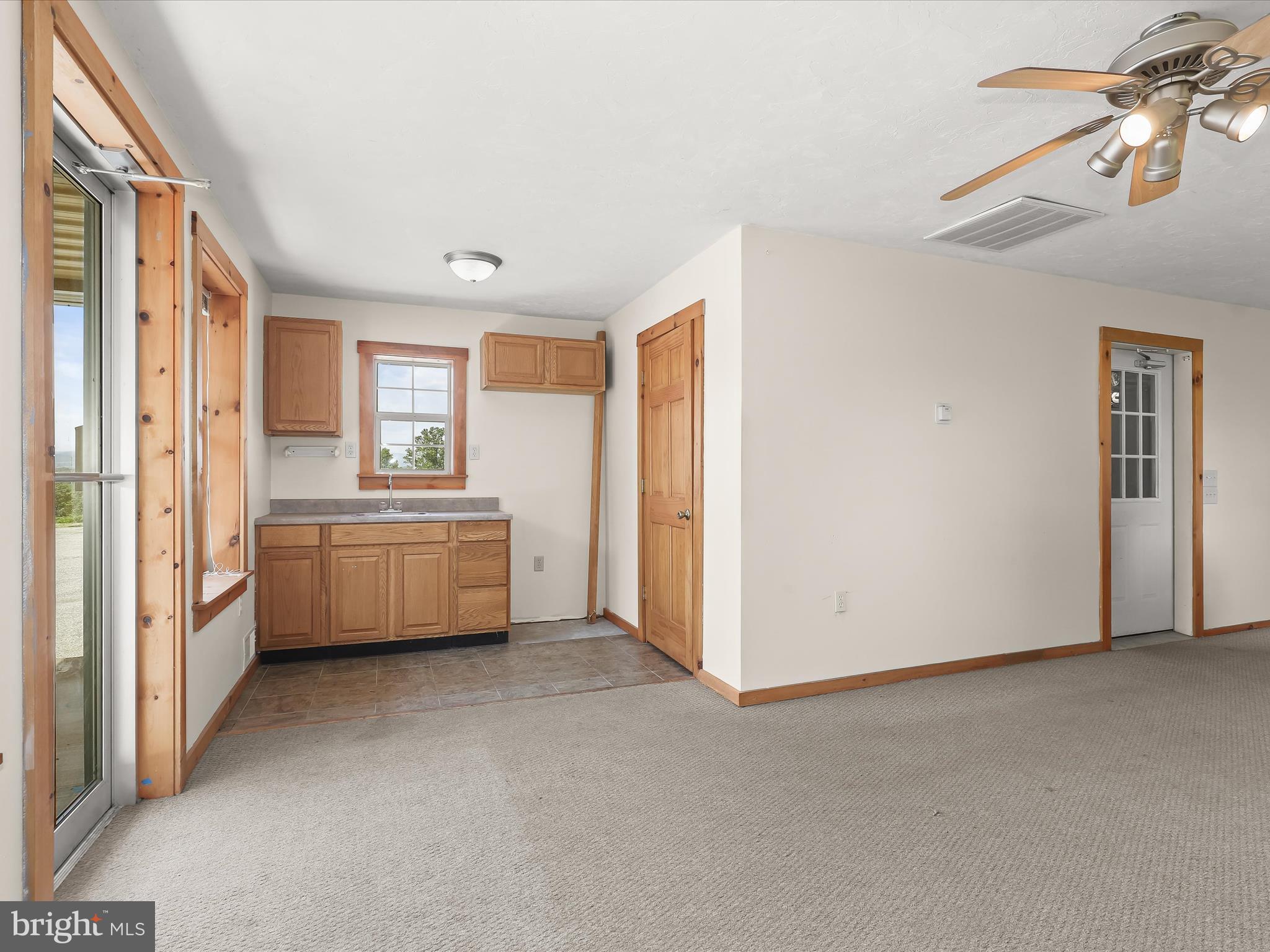 325 Seven Stars Road Gettysburg, PA 17325 - Photo 43 of 81 Reception Area