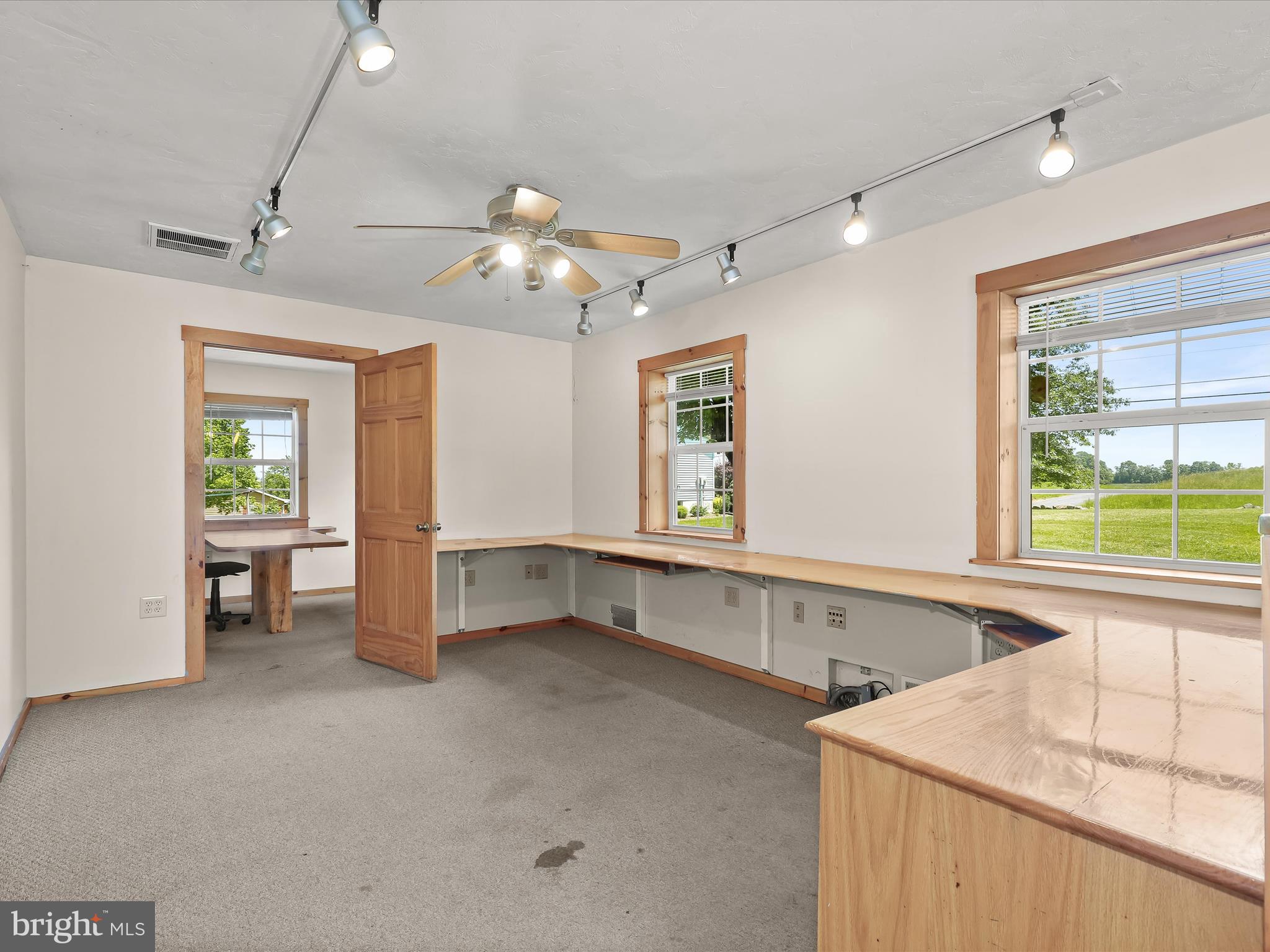 325 Seven Stars Road Gettysburg, PA 17325 - Photo 45 of 81 Reception Area