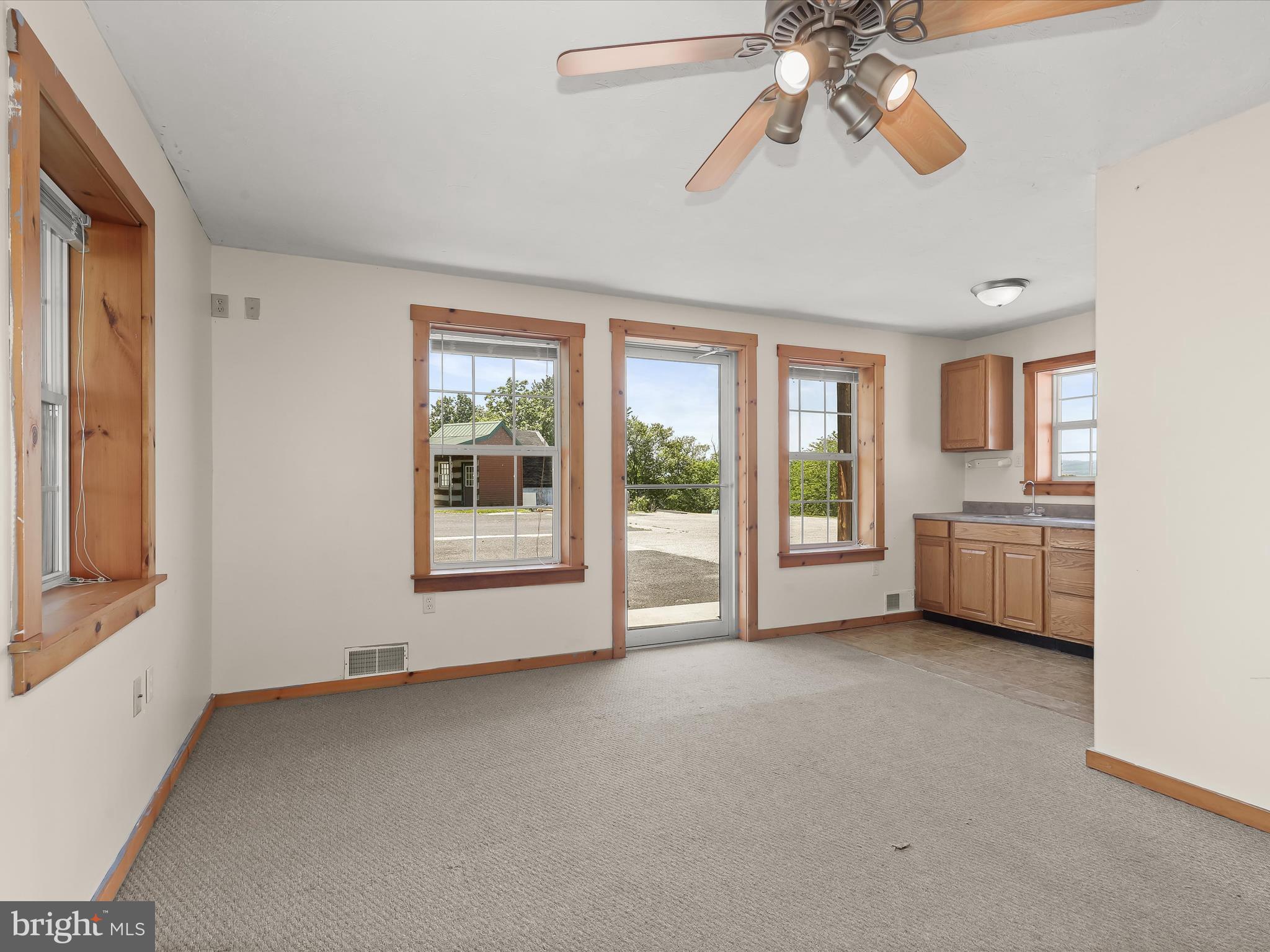 325 Seven Stars Road Gettysburg, PA 17325 - Photo 47 of 81 Reception Area