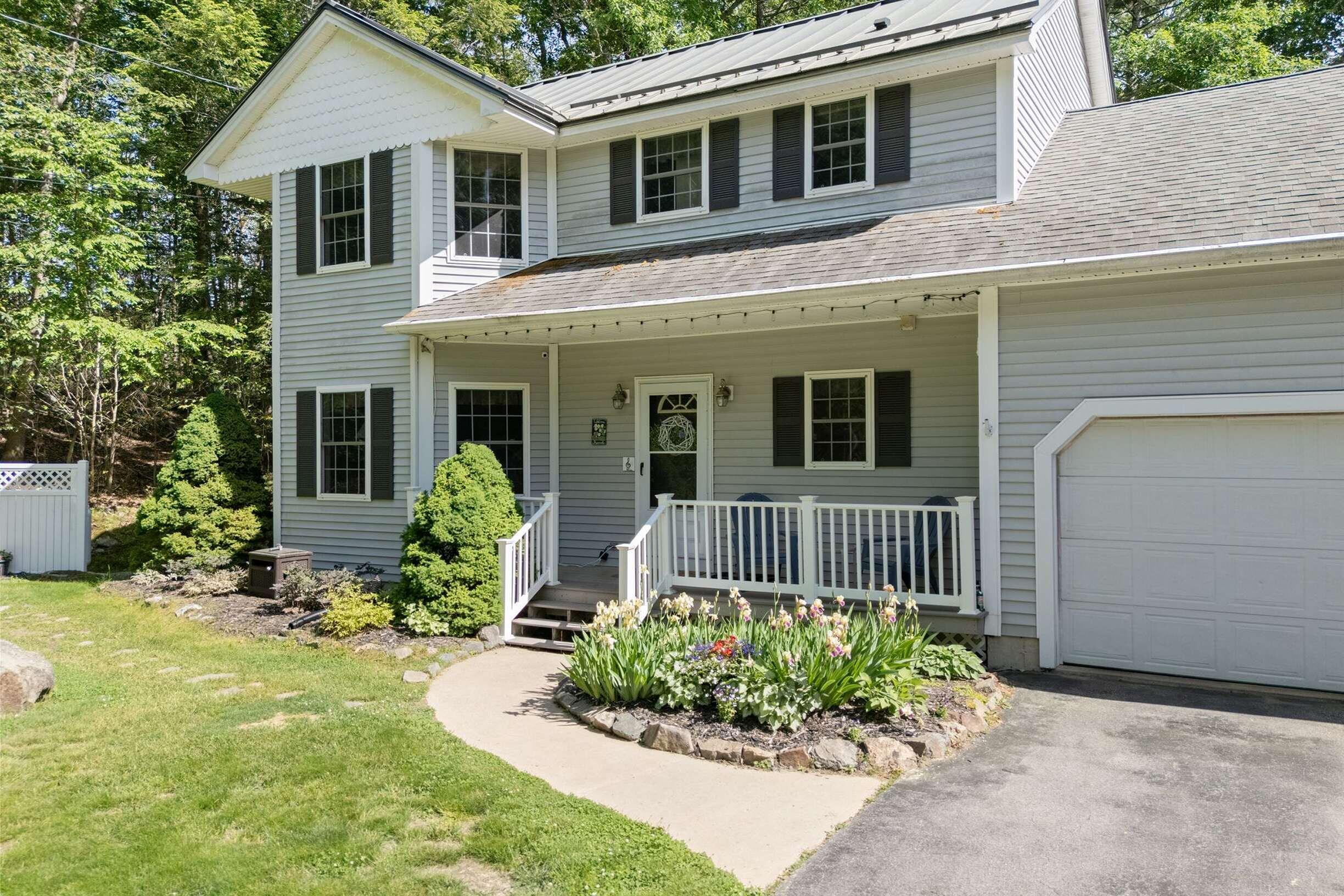 21 North Village Road York, ME 03902 - Photo 2 of 35 Front walkway