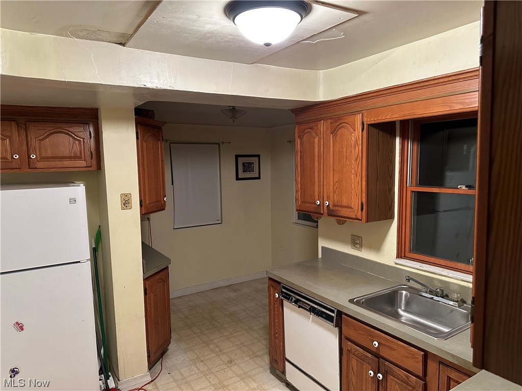 4337 Baintree Road University Heights, OH 44118 - Photo 5 of 30