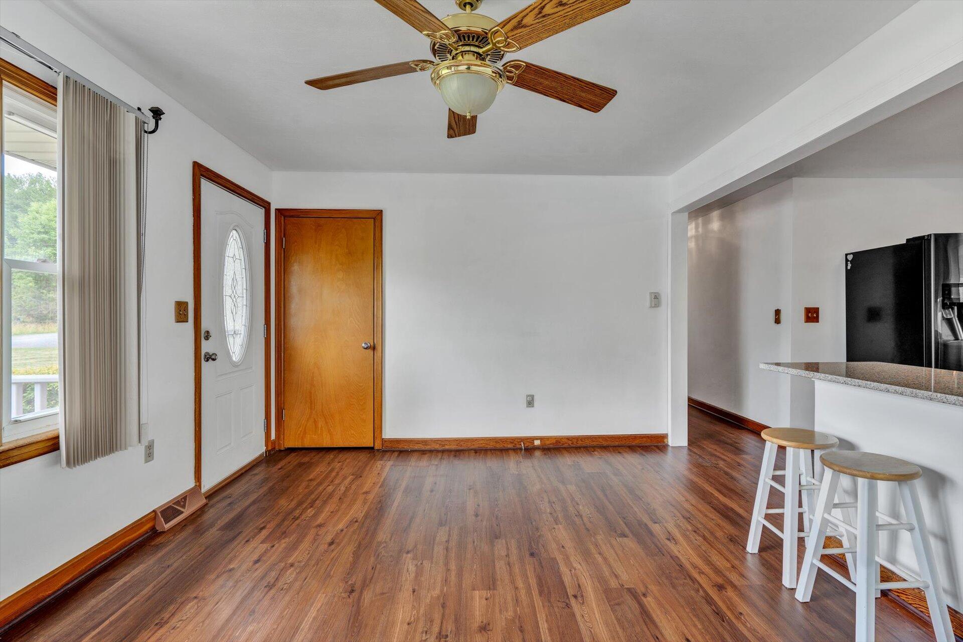 1119 Garner Road Vinton, VA 24179 - Photo 7 of 28 05-061520230075