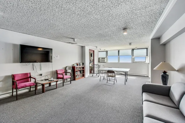 $415,000 | 5733 North Sheridan Road, Unit 23B, Chicago, IL 60660